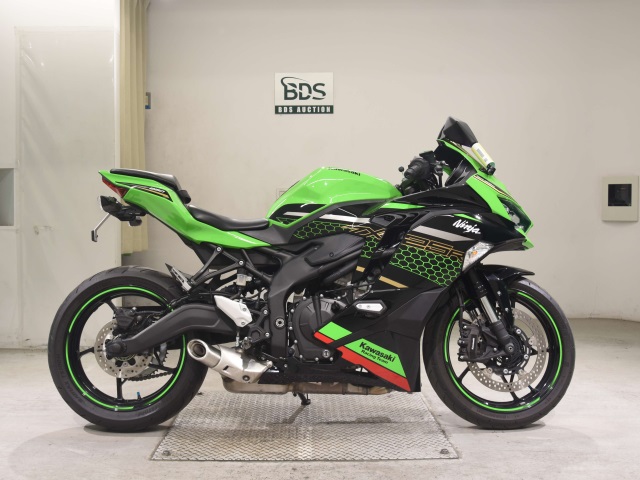 1529] Kawasaki NINJA ZX-25R - ZX250E-A03720