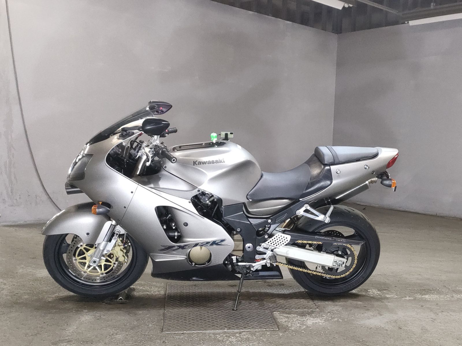 7584] Kawasaki NINJA ZX-12R - ZXT20A-006194