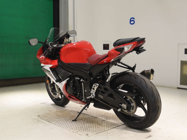 Suzuki GSX-R600 — фото 6