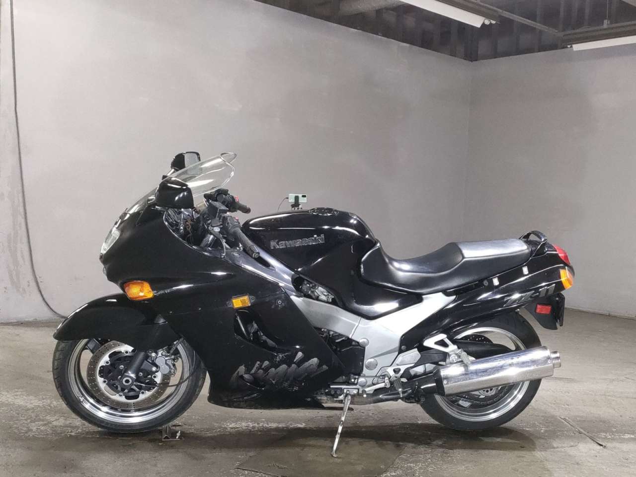 7177] Kawasaki ZX-11 - JKAZXBD17WA053793