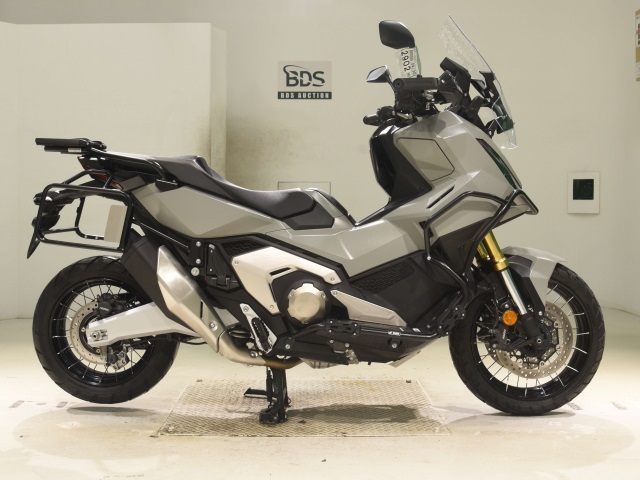Honda X-ADV750-2