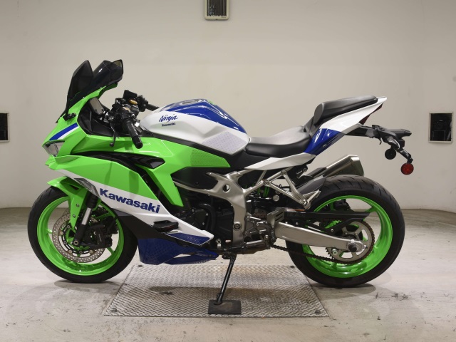 Kawasaki ZX-4RR — фото 2