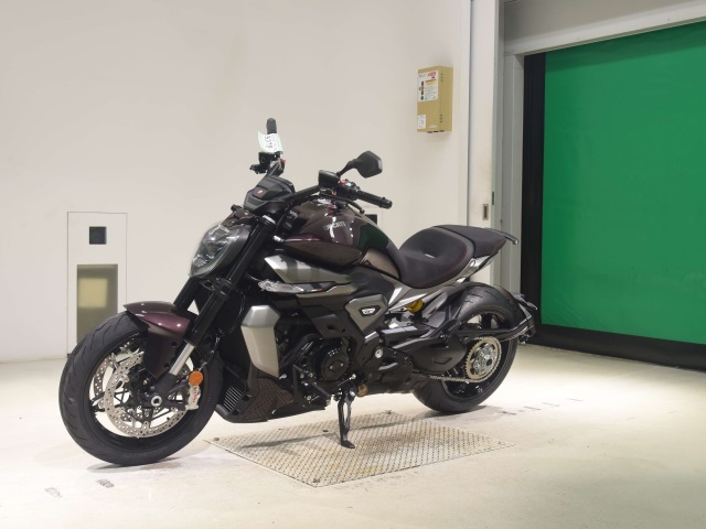 Ducati DIAVEL V4 — фото 4