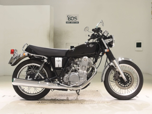 Yamaha SR400