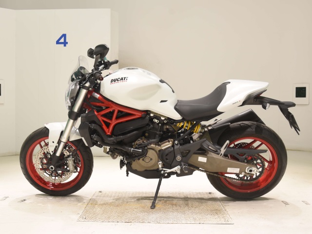 Ducati MONSTER 821 — фото 2