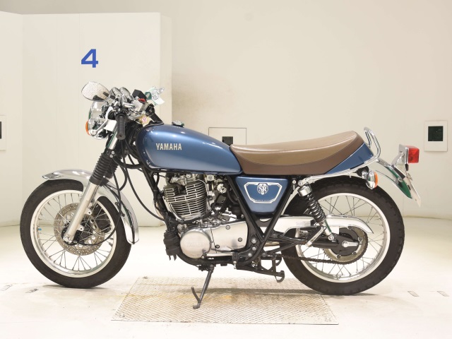 Yamaha SR400 — фото 2