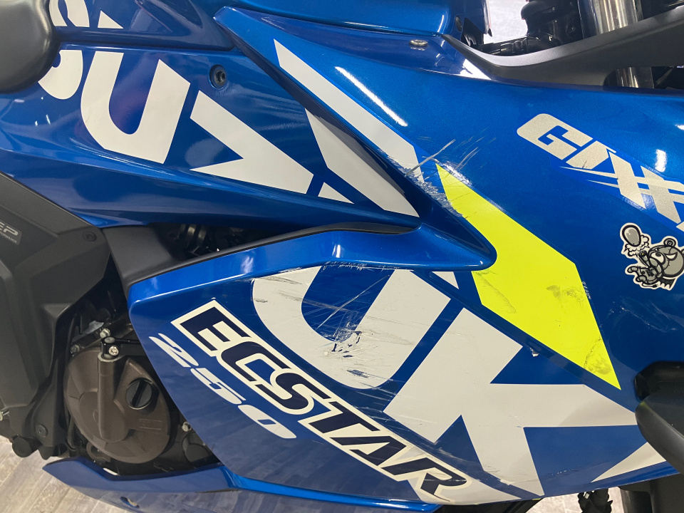 Suzuki GIXXER250SF — фото 4