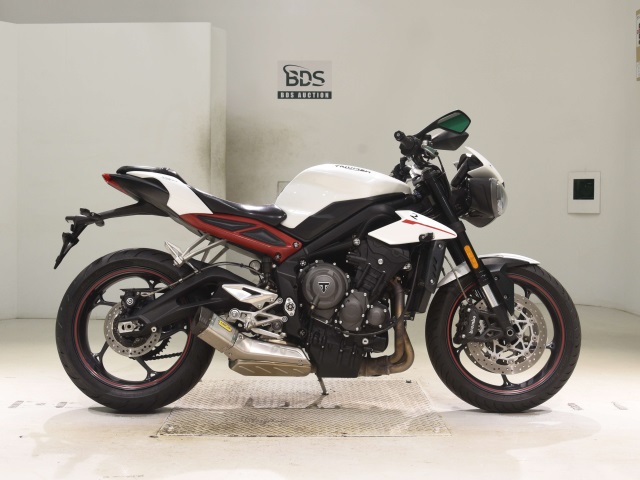 Triumph STREET TRIPLE R