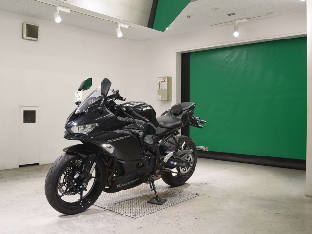 Kawasaki NINJA ZX-25R — фото 4