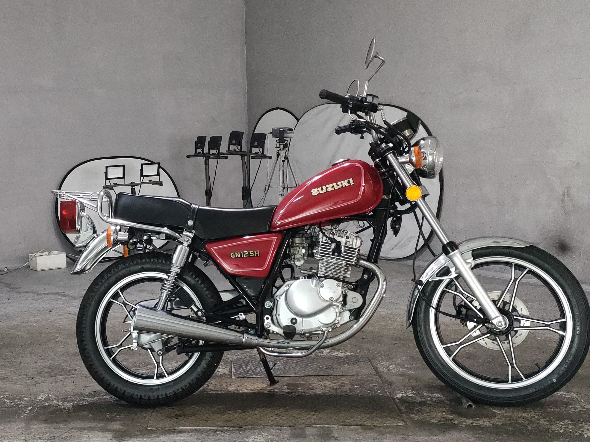 Suzuki GN125H