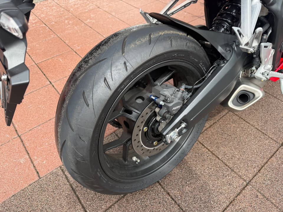 Honda CBR650R E-CLUTCH — фото 14
