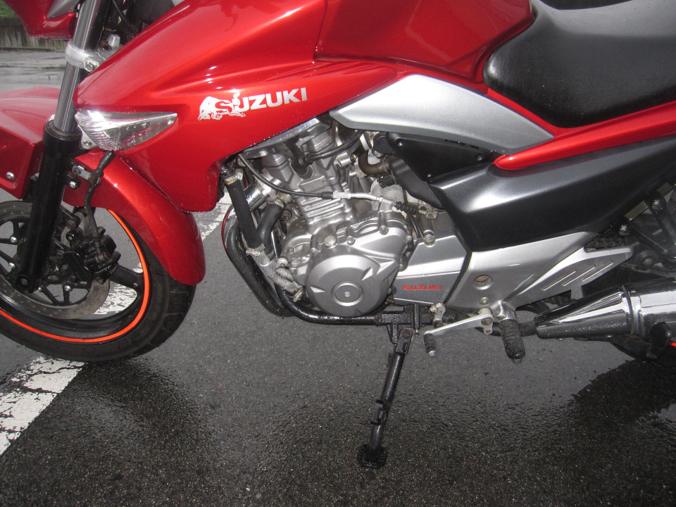 Suzuki GSR250 — фото 4