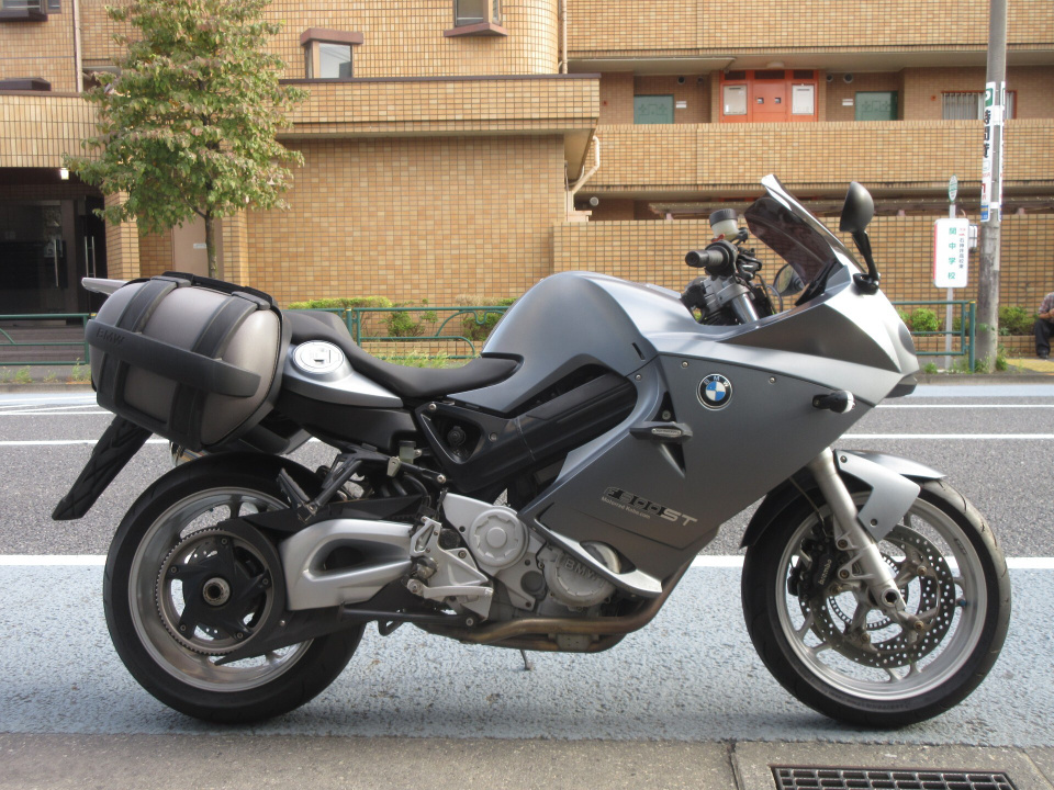 BMW F800ST