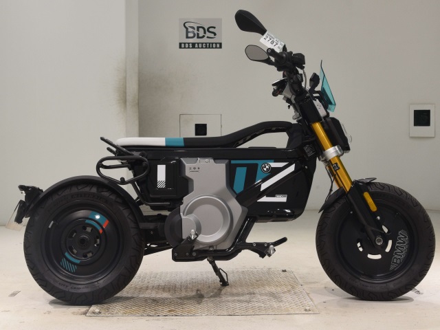 BMW CE02