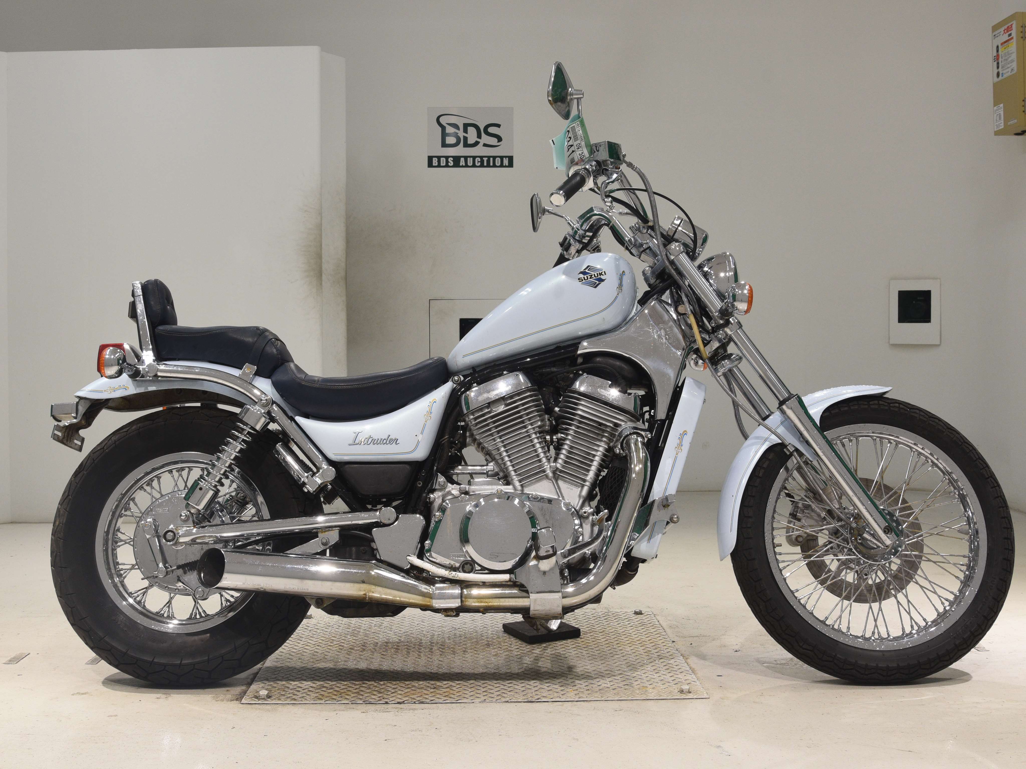 Suzuki INTRUDER 750