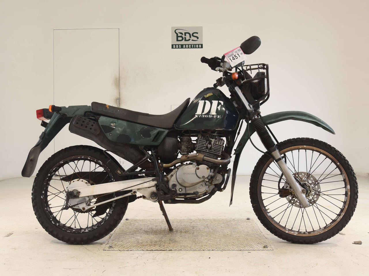 Suzuki DF200, right