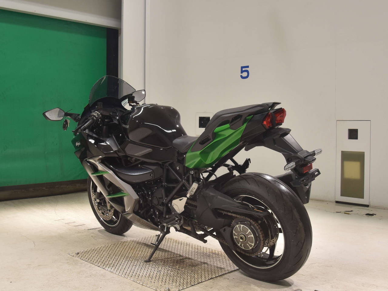 0363] Kawasaki NINJA H2 - ZXT02P-005333