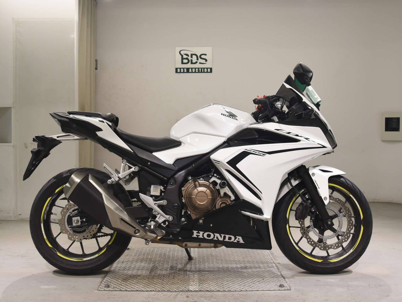 5284] Honda CBR400R - NC56-1100211