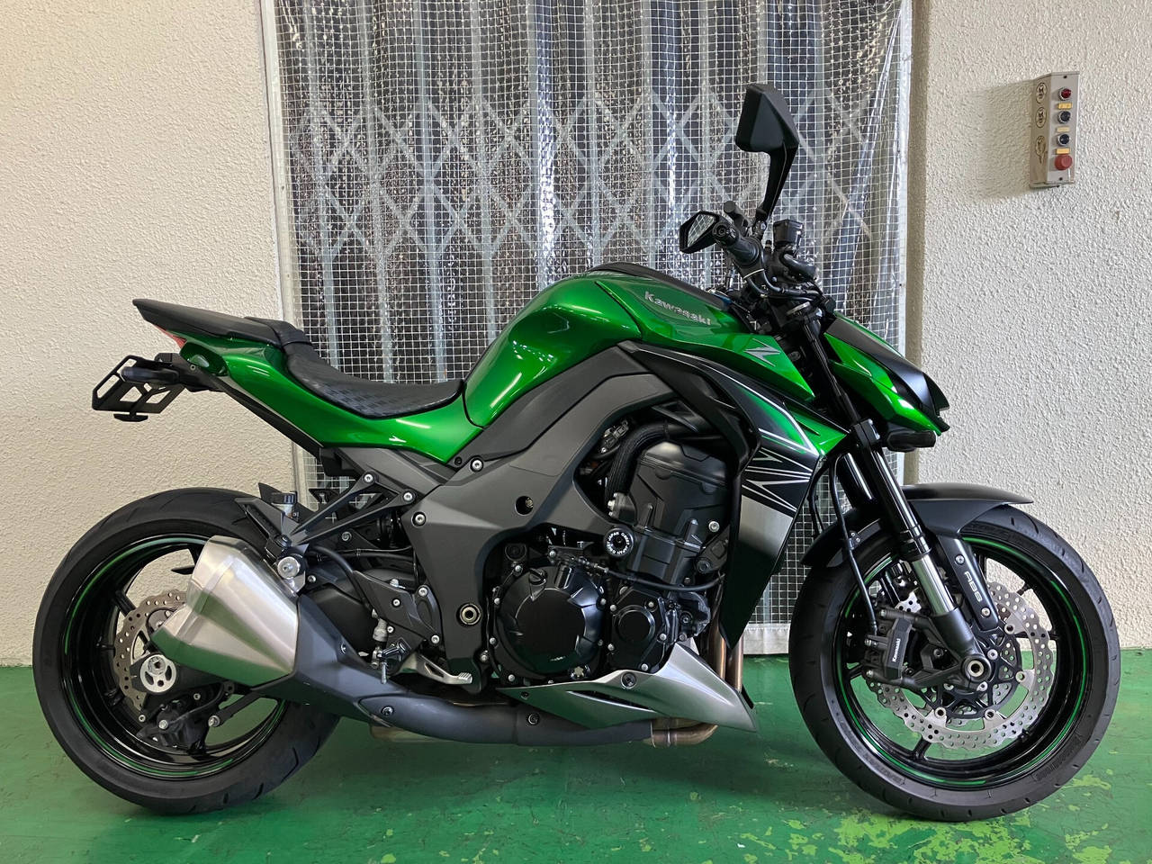 0244] Kawasaki Z1000 - ZXT00W-009556