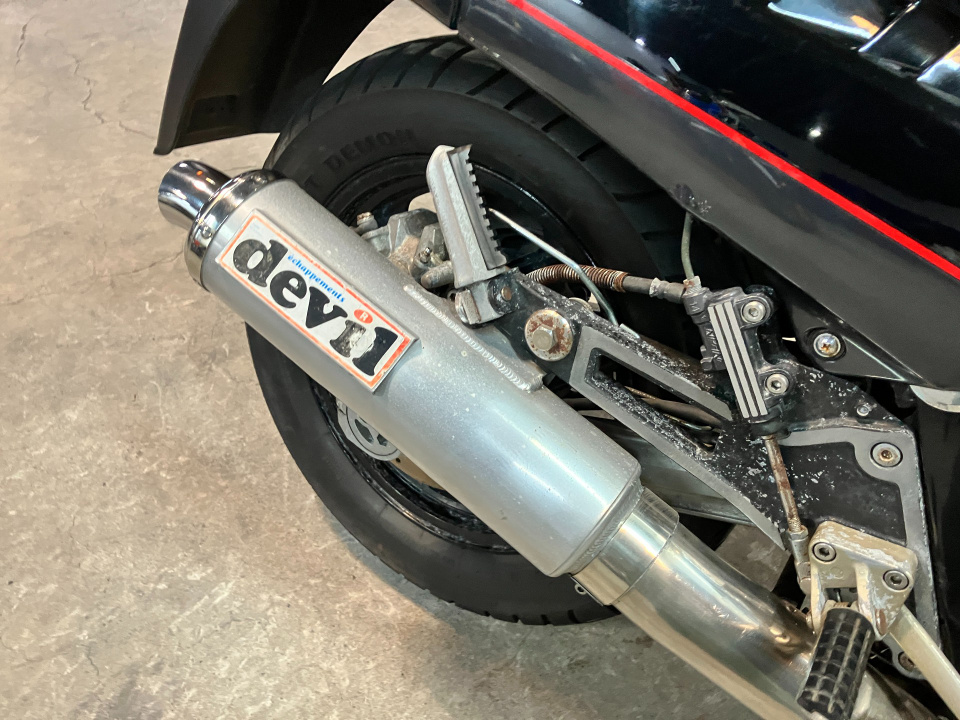 Kawasaki GPZ1000RX — фото 12