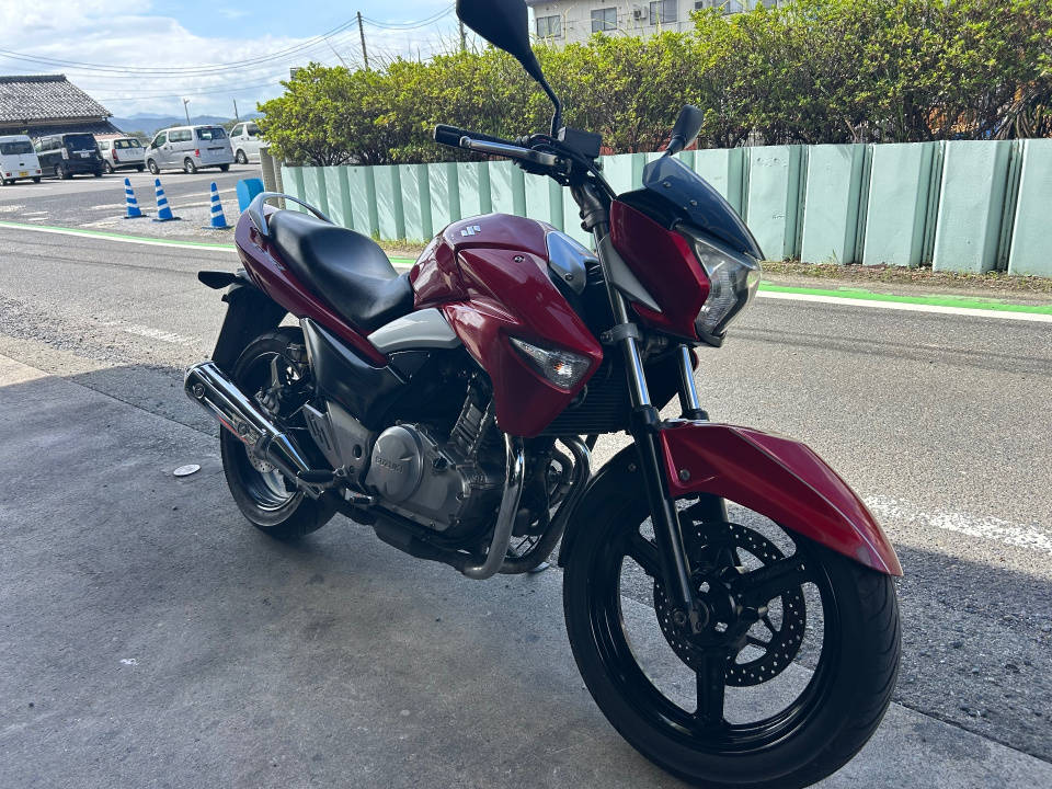 Suzuki GSR250 — фото 4