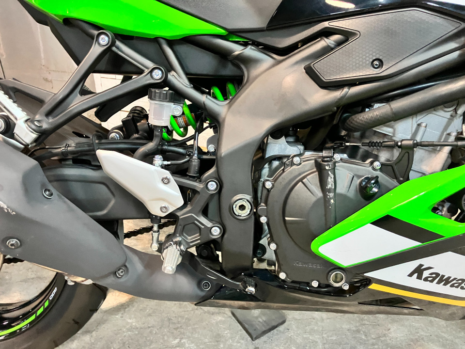 Kawasaki NINJA ZX-4RR — фото 13