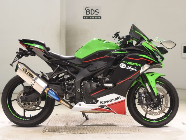 5479] Kawasaki NINJA ZX-25R - MH4ZX250GLJP01718