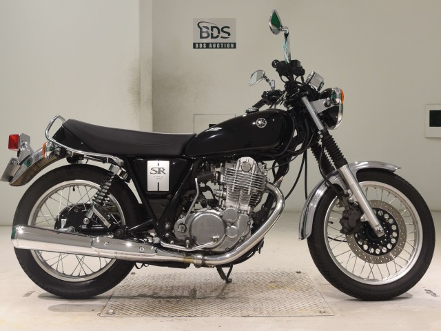 Yamaha SR400