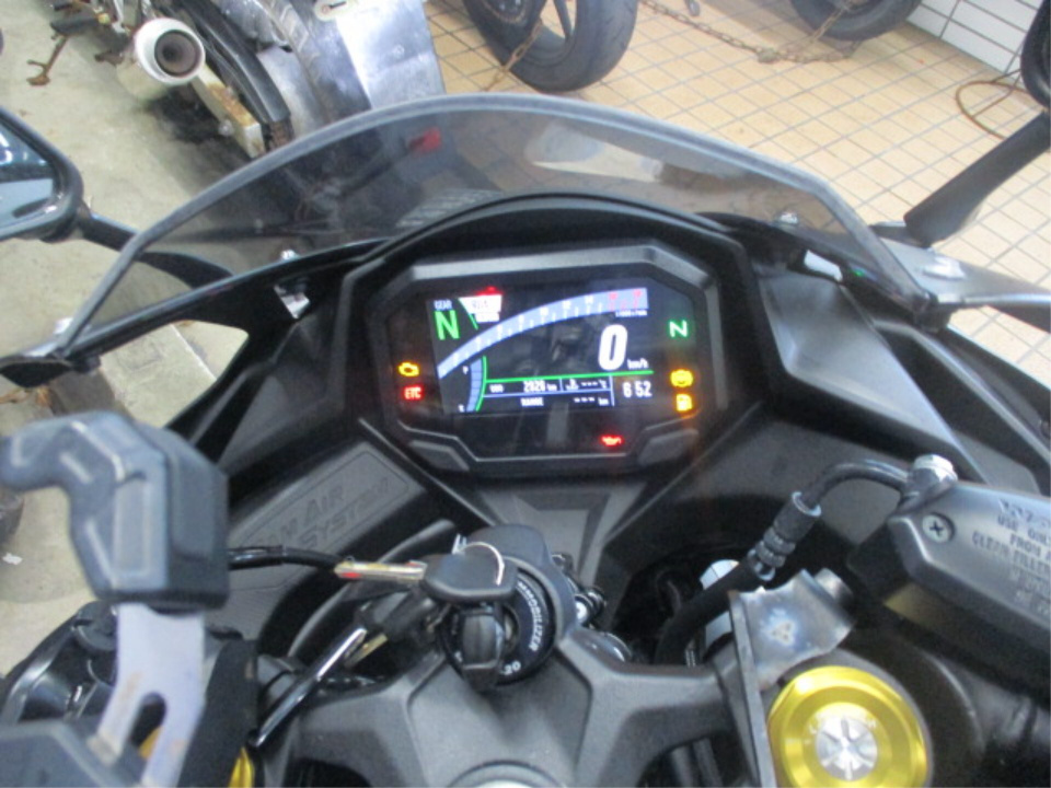 Kawasaki NINJA ZX-4RR — фото 3