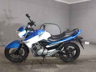 Suzuki GSR250 — фото 2