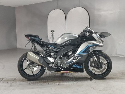 5038] Kawasaki NINJA ZX-25R - ZX250E-A04715