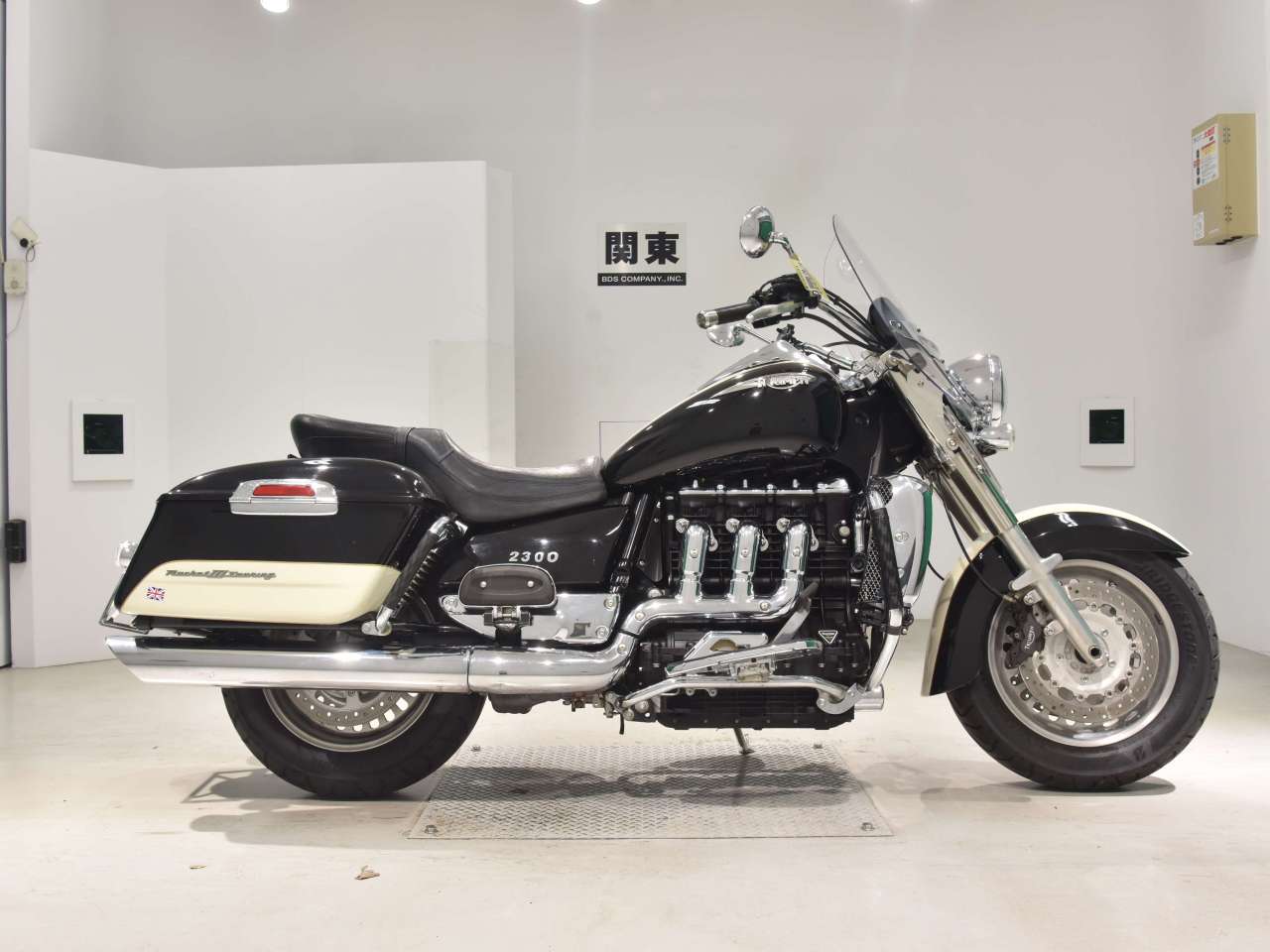 0028 Triumph ROCKET III TOURING SMTTLC40358343514