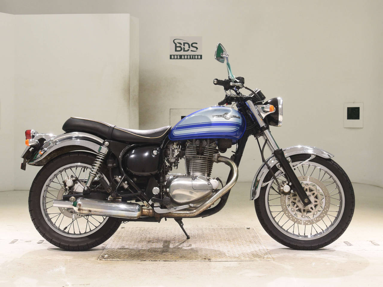 Kawasaki ESTRELLA RS, right