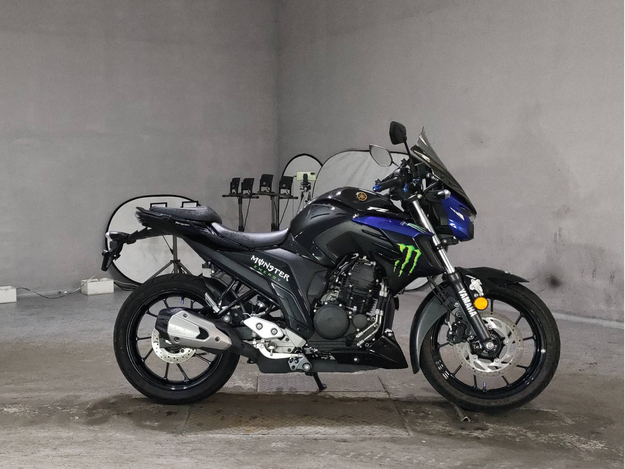 Yamaha FZ25