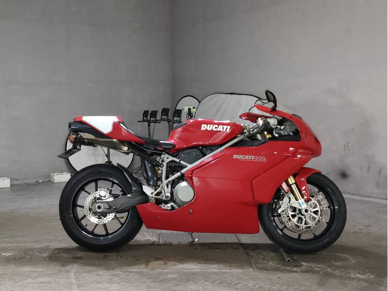 Ducati 999S