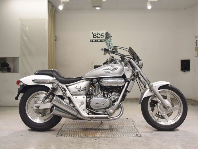 Honda MAGNA250