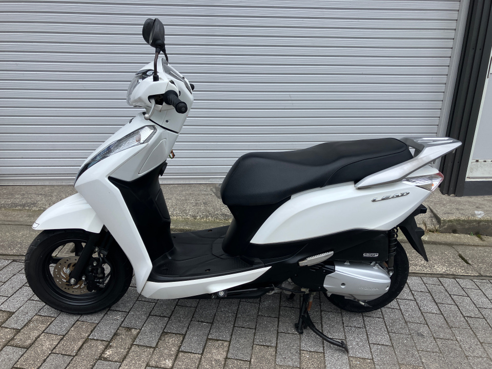 Honda LEAD125 — фото 3