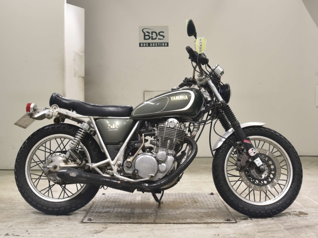 Yamaha SR400