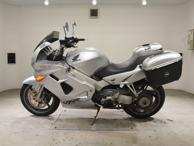 Honda VFR800F — фото 2