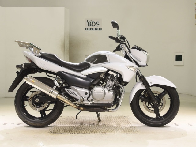Suzuki GSR250