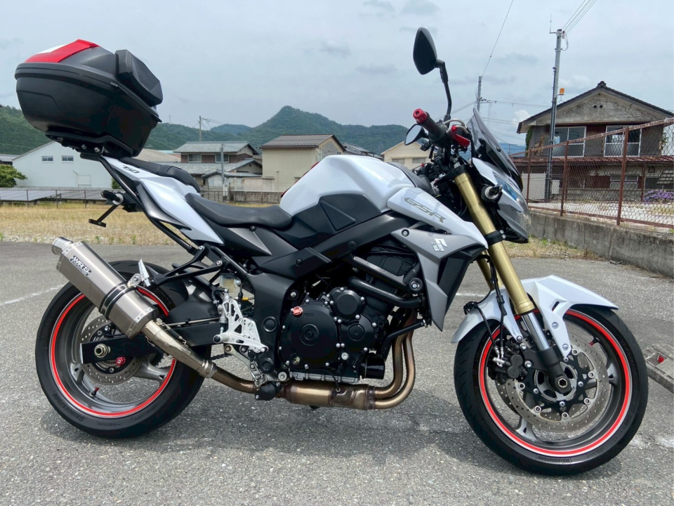 Suzuki GSR750