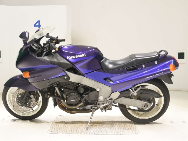 Kawasaki ZZ-R1100 — фото 2
