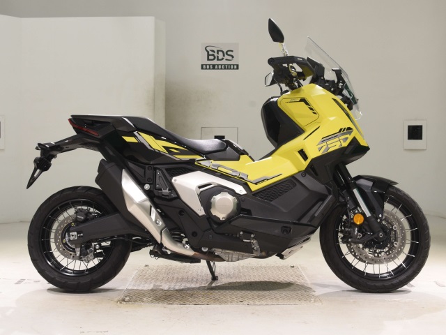 Honda X-ADV750-2
