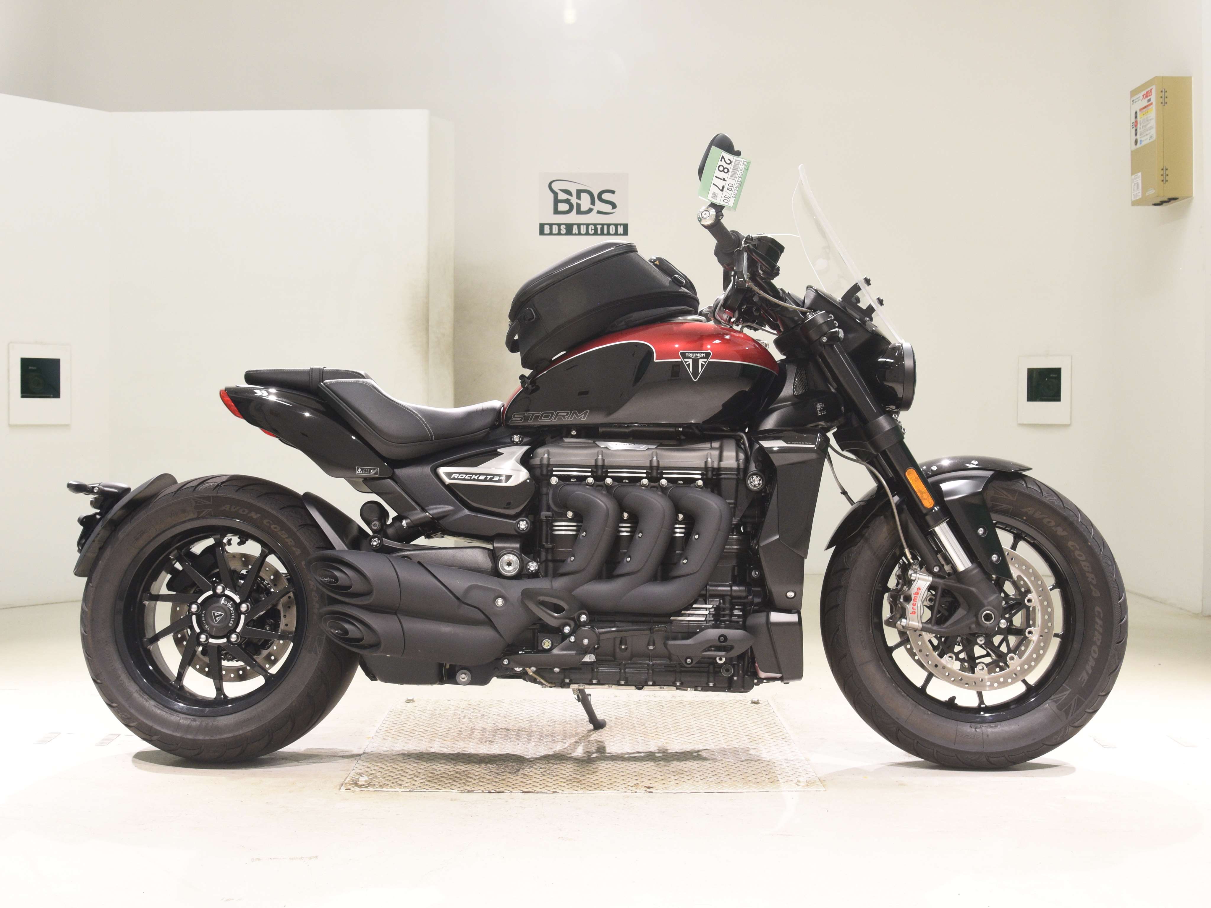 Triumph ROCKET III STORM R
