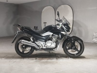 Suzuki GSR250
