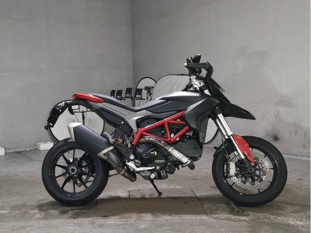Ducati HYPERMOTARD 821