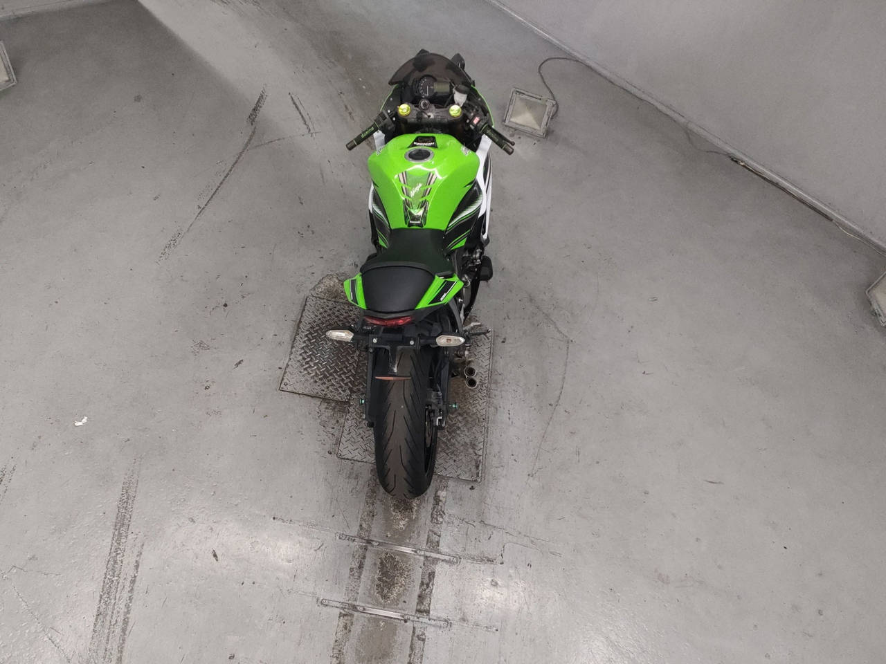 5184] Kawasaki ZX-6R - JKBZX636EFA014718