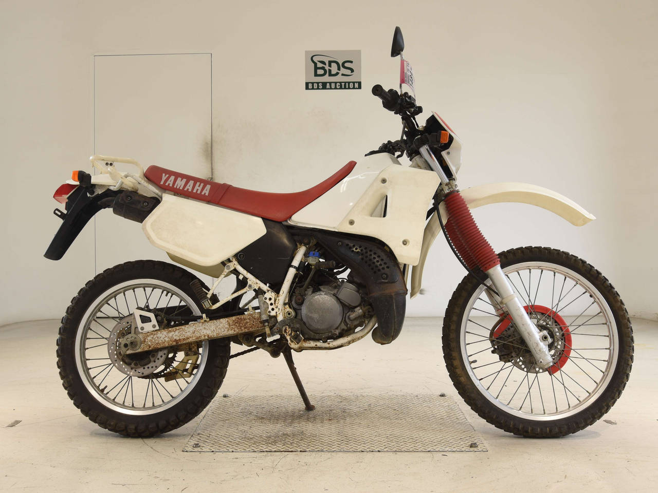 Yamaha DT125R, right
