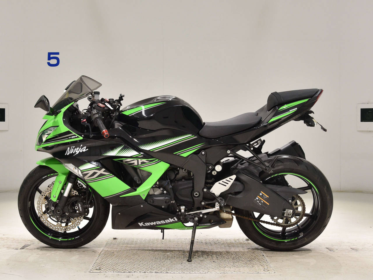 2733] Kawasaki ZX-6R - JKBZX636EFA021851