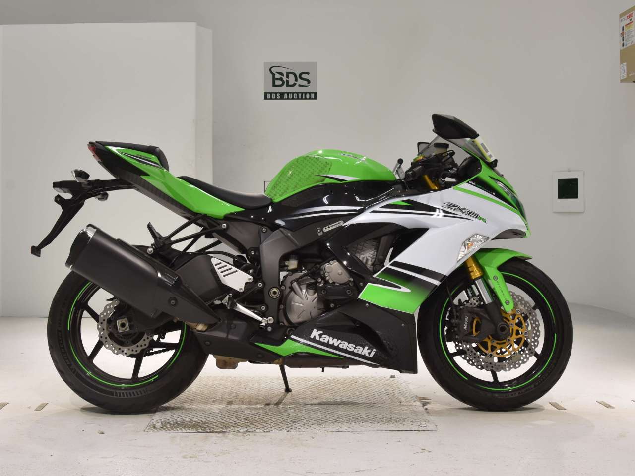 2725] Kawasaki ZX-6RA - JKBZX636EFA014629